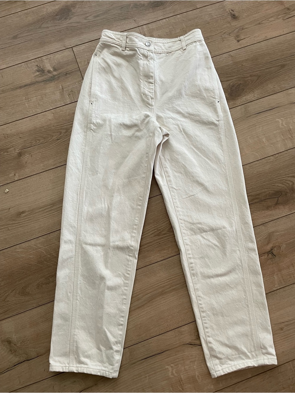 Aritzia Wilfred Free Barrel Leg Cargo Pants - Ecru / White Birch (Size 4)